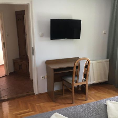 Готель Center Apartmanhaz Гайдусобосло Екстер'єр фото